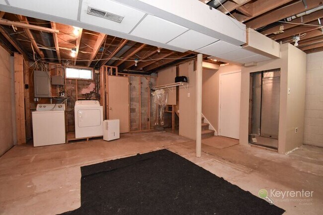 Building Photo - 2585 Jean Dr