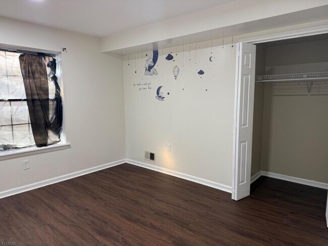 Building Photo - 751 Summer Ave