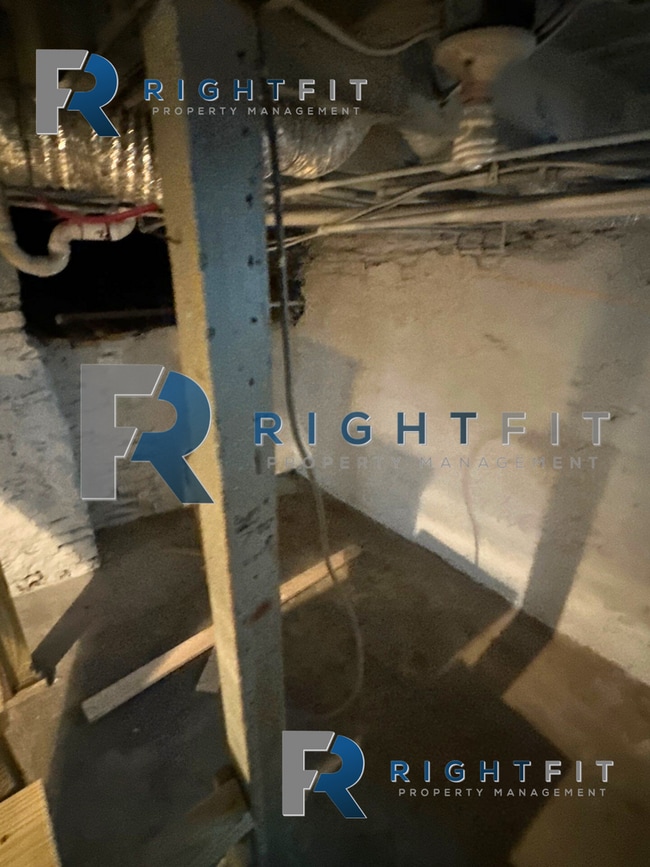 Building Photo - Freshly Renovated Home in Miamisburg