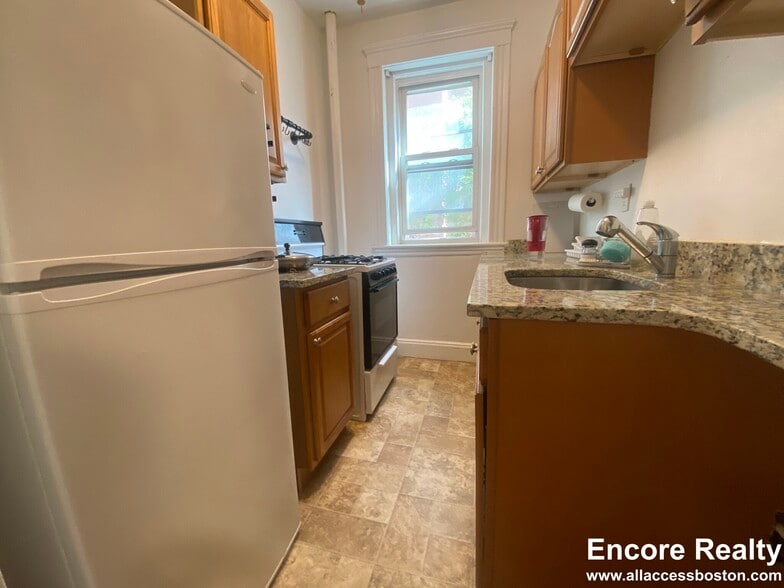 Building Photo - 1444 Commonwealth Ave