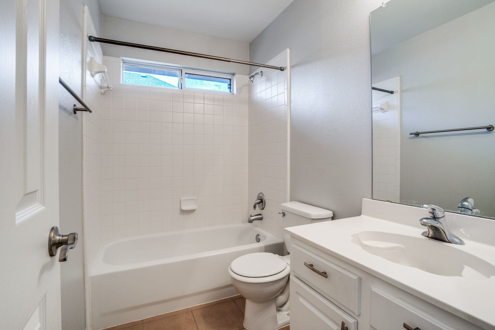 Building Photo - 3408 Hidden Valley Dr