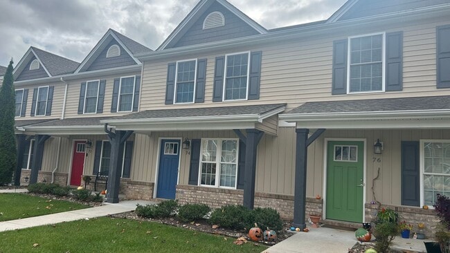 Primary Photo - 3 Bedroom Townhouse in Tavern Grove