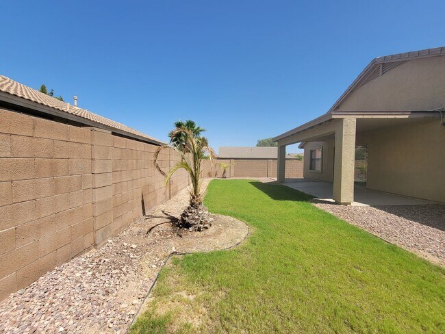 Building Photo - Excellent neighborhood in Goodyear!