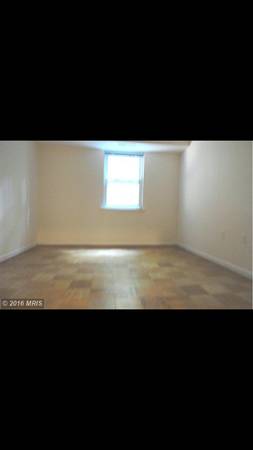 Building Photo - 876 College Pkwy