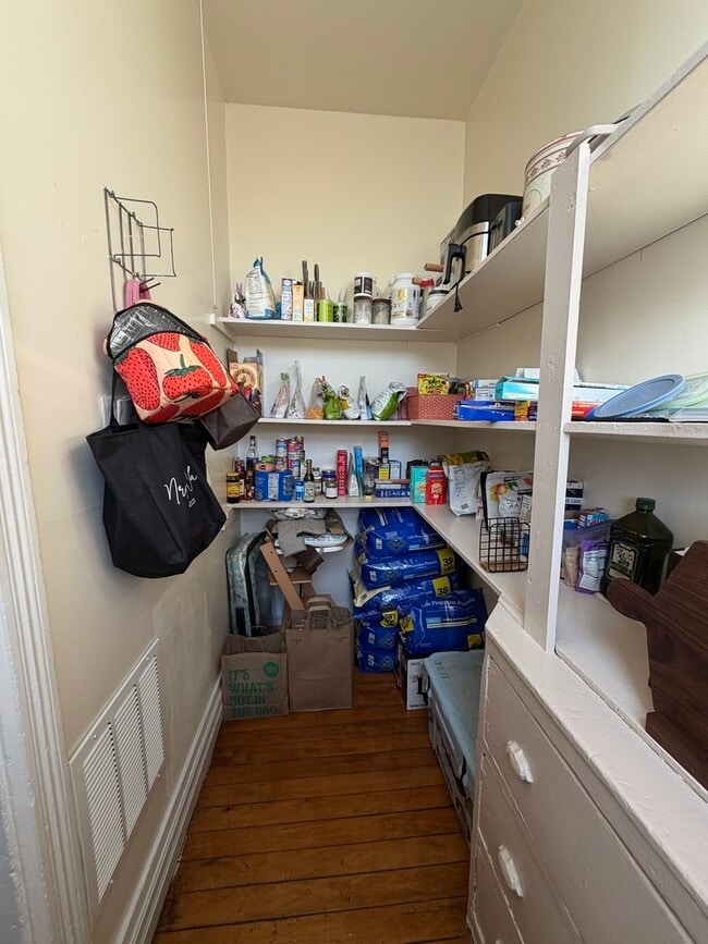 Building Photo - 3730 N Sheffield Ave