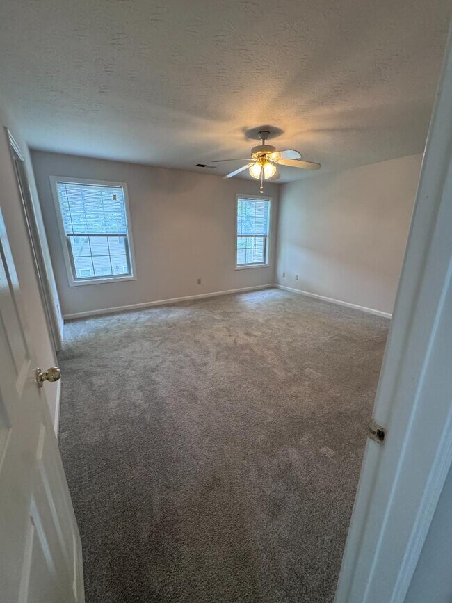 Building Photo - 3711 Lochdale Terrace