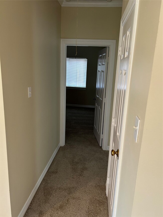 Building Photo - 17610 W Fawn River Cir