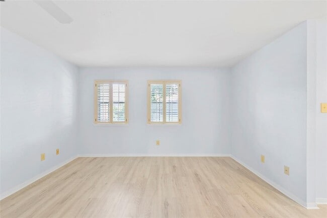 Building Photo - 8335 Ariel St