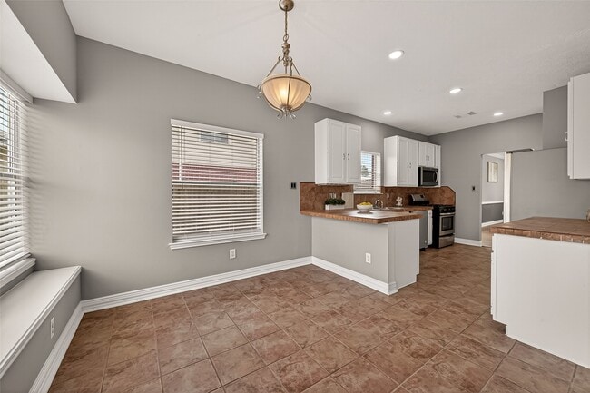 Building Photo - 1806 Coretta Ct