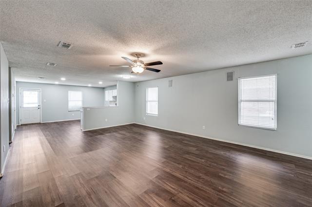 Building Photo - 8405 Seven Oaks Ln