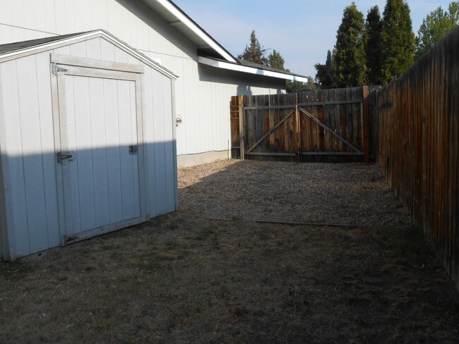 Building Photo - 2396 NE Desert Willow Ct