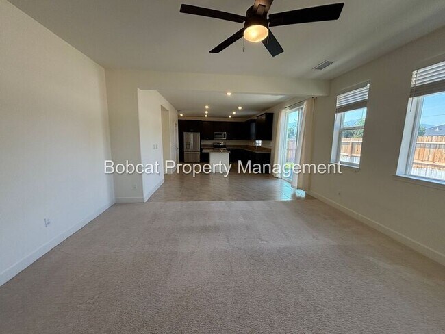 Building Photo - 1120 Dapple Dr