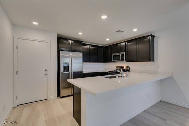 Building Photo - 6254 Foxes Dl St