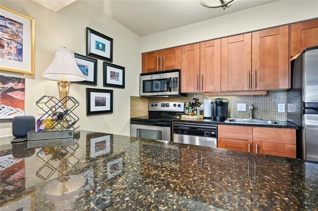 Building Photo - 7685 Northcross Dr