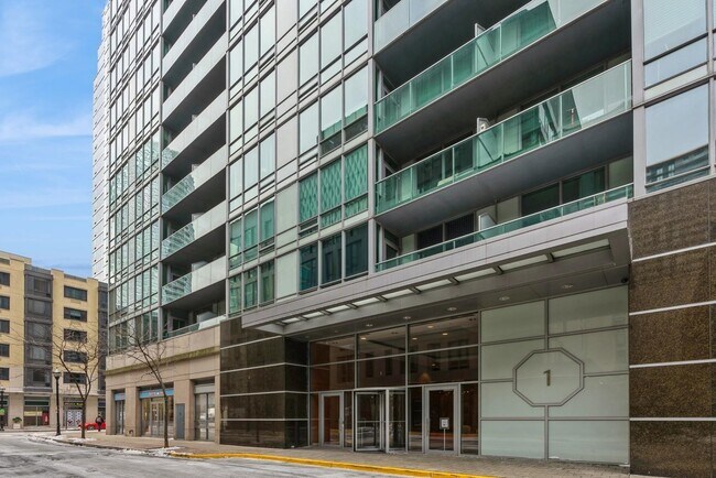 Building Photo - 1 Shore Ln