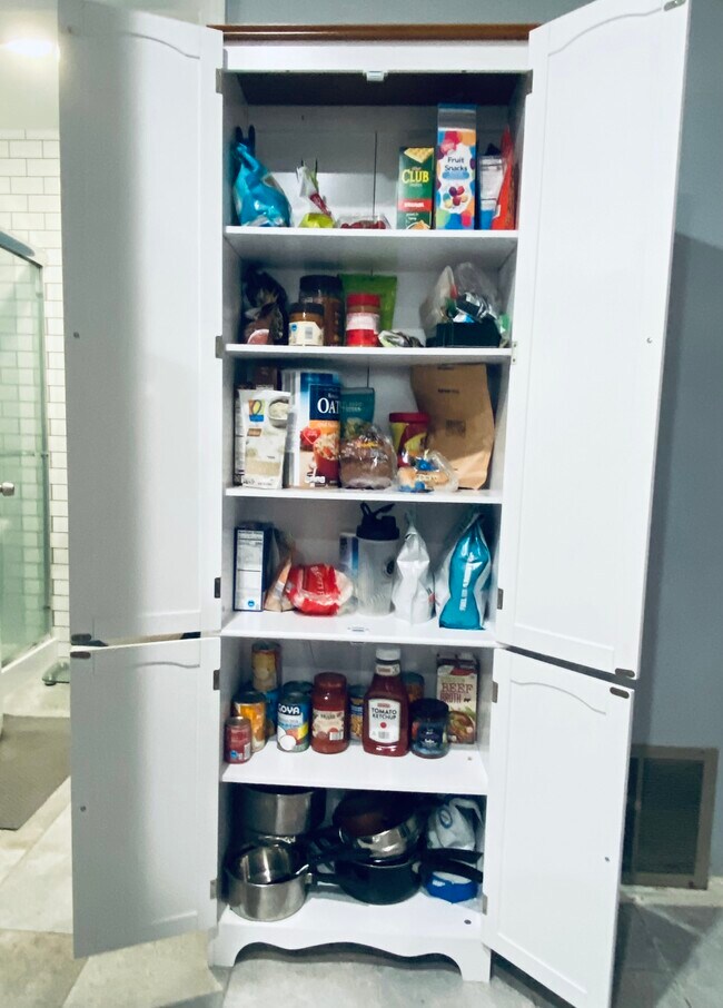 Building Photo - 455 W Grant Pl