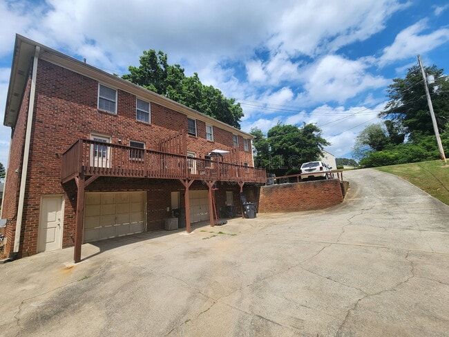 Building Photo - 5288 Weyden Ct