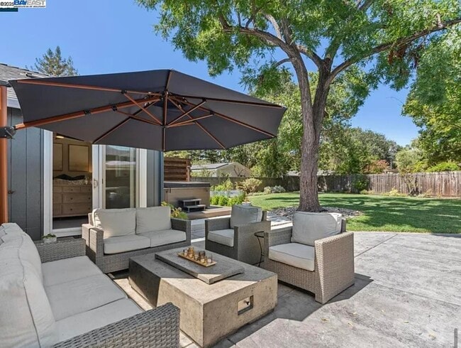 Building Photo - 161 Maiden Ln