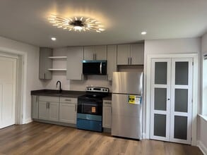 Building Photo - 241 Main St