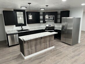 Building Photo - 780 N Lauritzen St