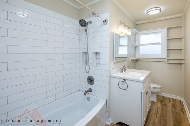 Building Photo - 531 Ulumu St