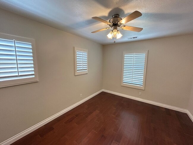 Building Photo - Beautiful 4 Bed 3 Bath Fullerton Home with Office