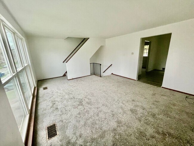 Building Photo - 445-447 Idlewood Road