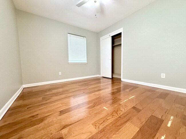 Building Photo - 2025 NW 46th St