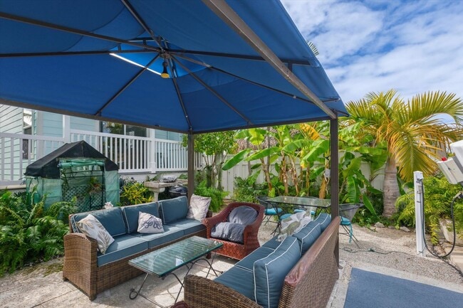 Building Photo - Sunset Harbor at Cow Key Marina 6 month furnished rental