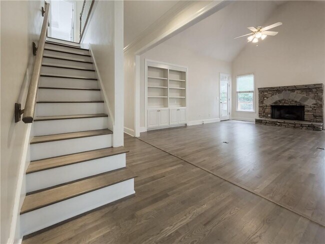Building Photo - 7335 Craigleith Dr