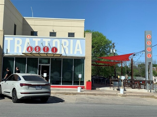 Building Photo - 407 E 45th St