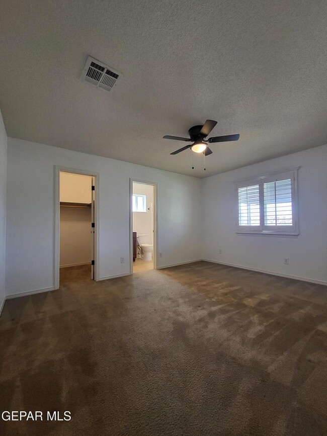 Building Photo - 1733 Shreya St