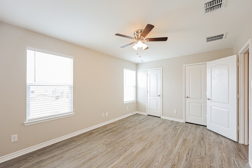 Building Photo - 14619 Jocasta Dr