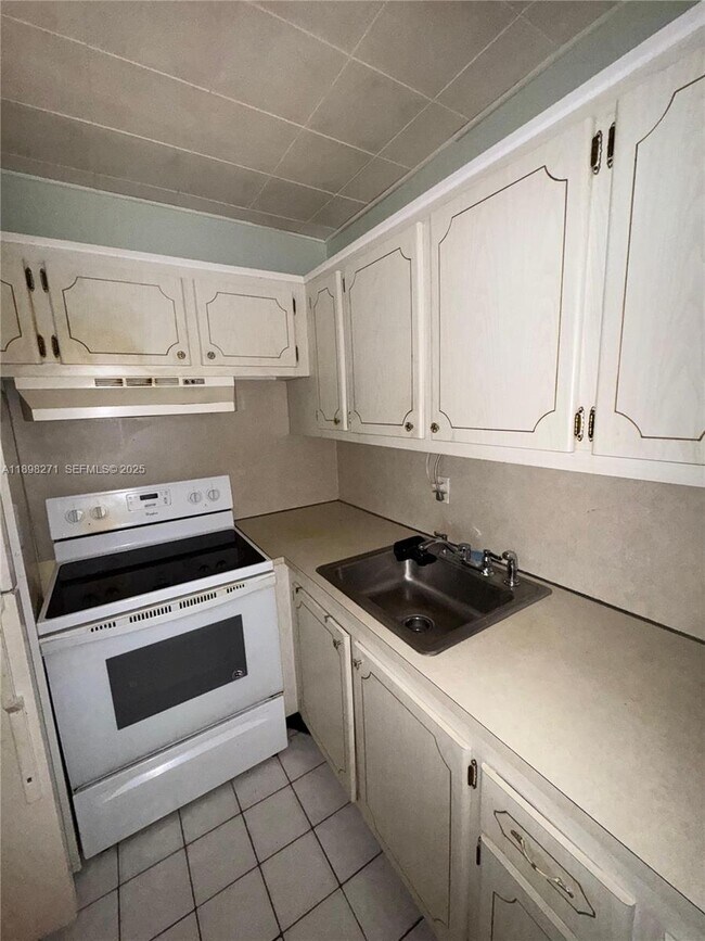 Building Photo - 211 Coventry I