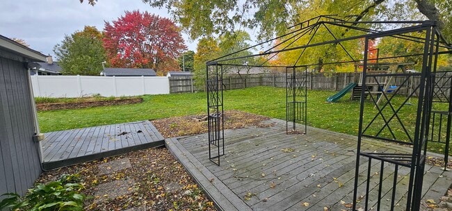 Building Photo - 7501 Walnut Ave