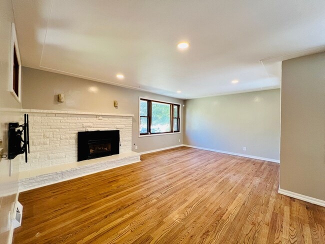 Building Photo - 2875 S Sherman St