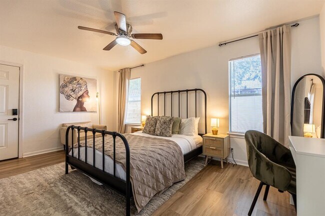 Building Photo - 2012 Balsam Way