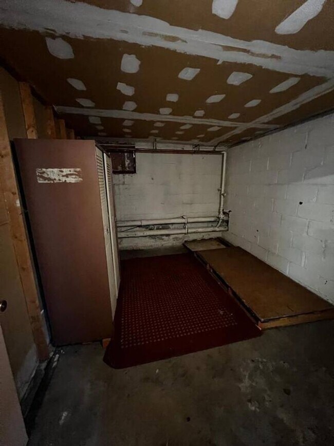 Building Photo - Lovely Cherry Hill Parke 2nd floor 2 bedro...