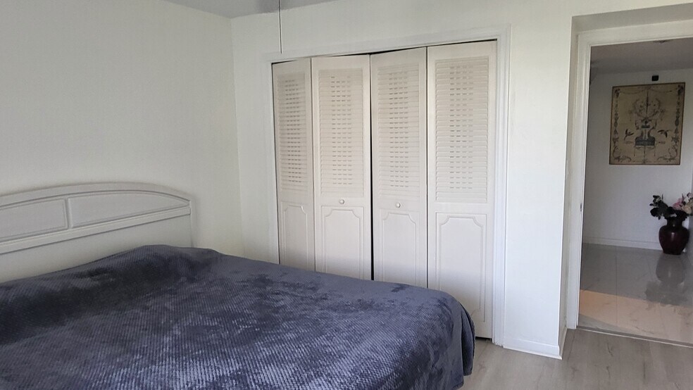 Building Photo - 3575 S Ocean Blvd