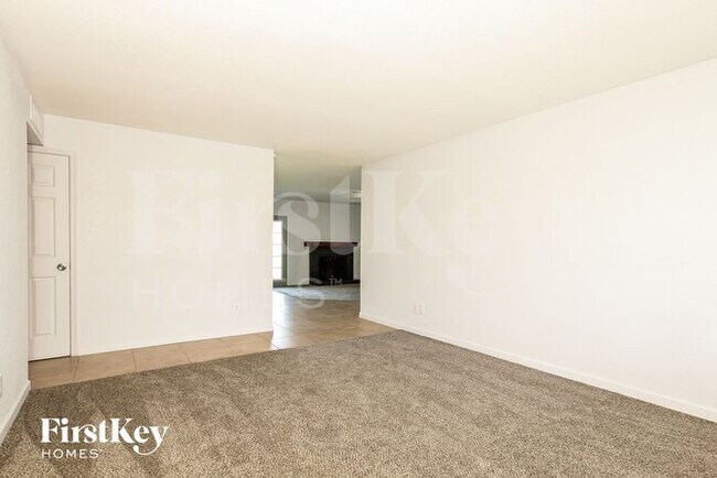 Building Photo - 3720 W Grovers Ave