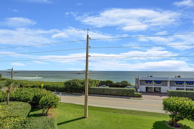 Building Photo - 1055 Ocean Dr