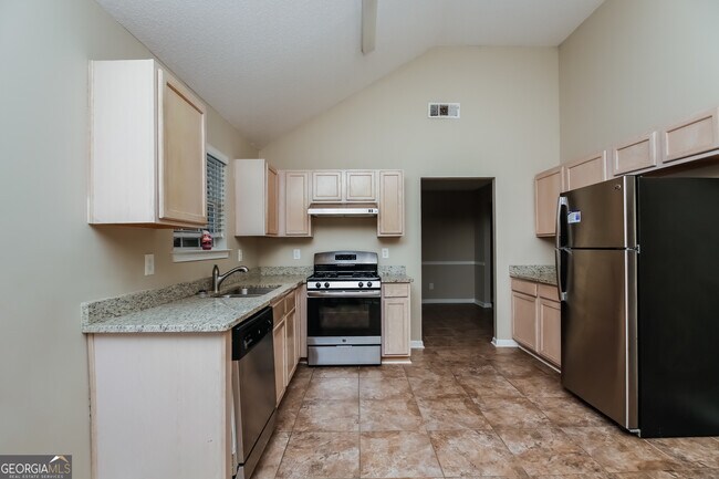 Building Photo - 6144 Idlewood Manor