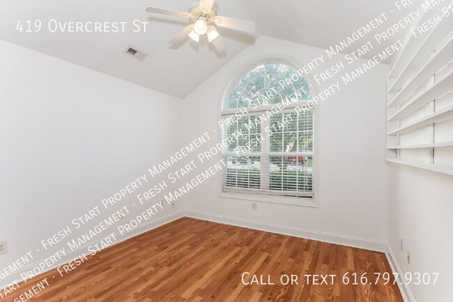 Building Photo - 419 Overcrest St