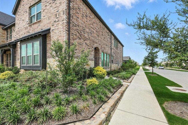 Building Photo - 441 Matchbox St