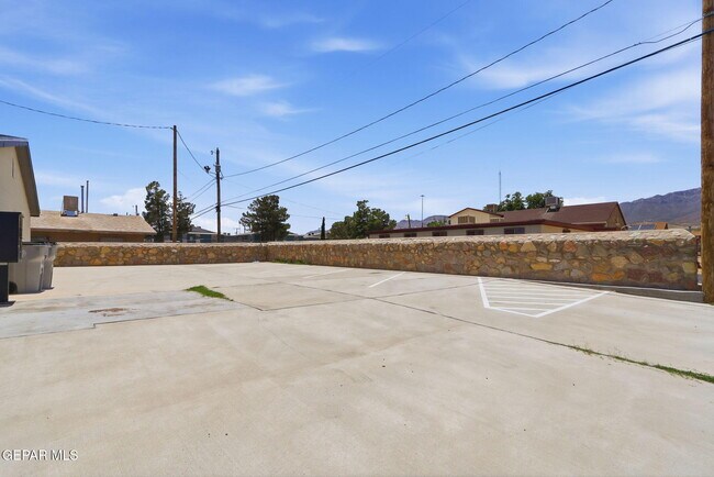 Building Photo - 8761 Lawson St