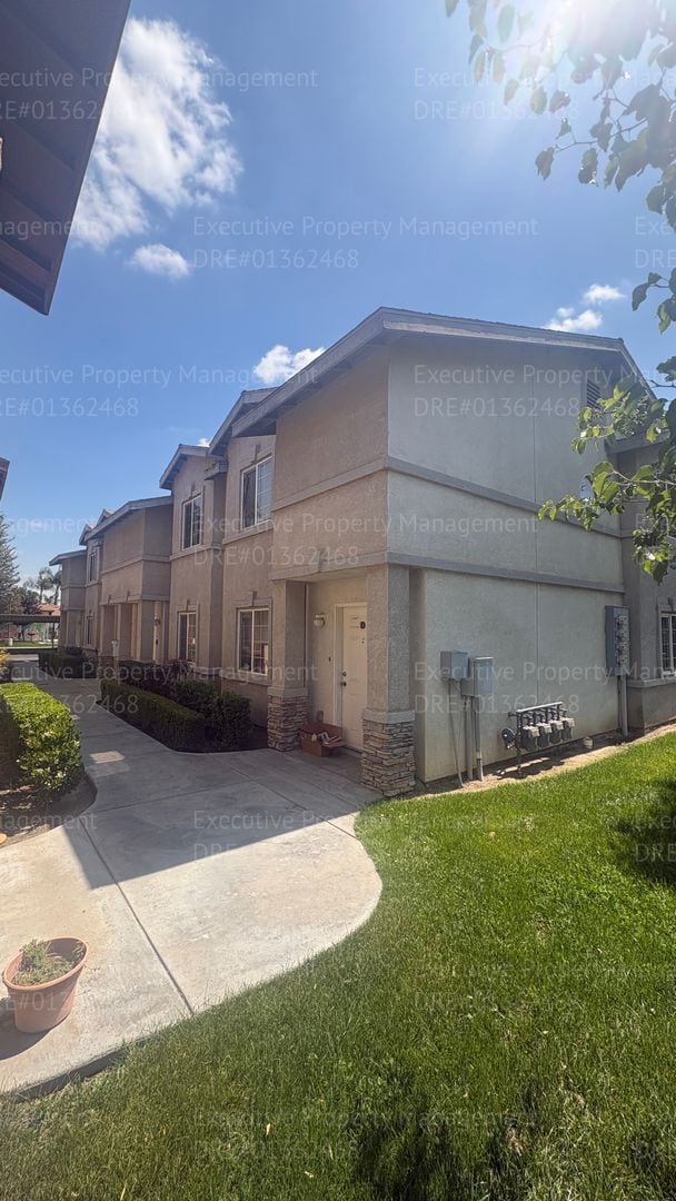 Building Photo - Glolden Valley Luxury Apartments Complex