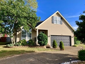 Building Photo - Welcome Home Rent Ready!