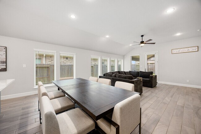 Building Photo - 2122 Germander Ln