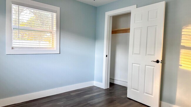 Building Photo - 713 N 23rd St