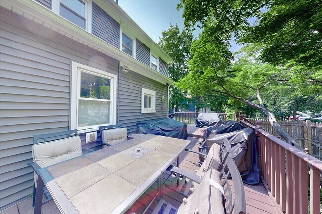 Building Photo - 18 Wheeler Ave